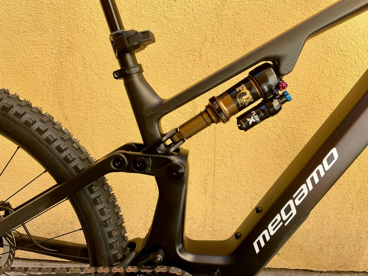 MEGAMO 2027 REASON CRB 03.     "SUPER UPGRADES".
