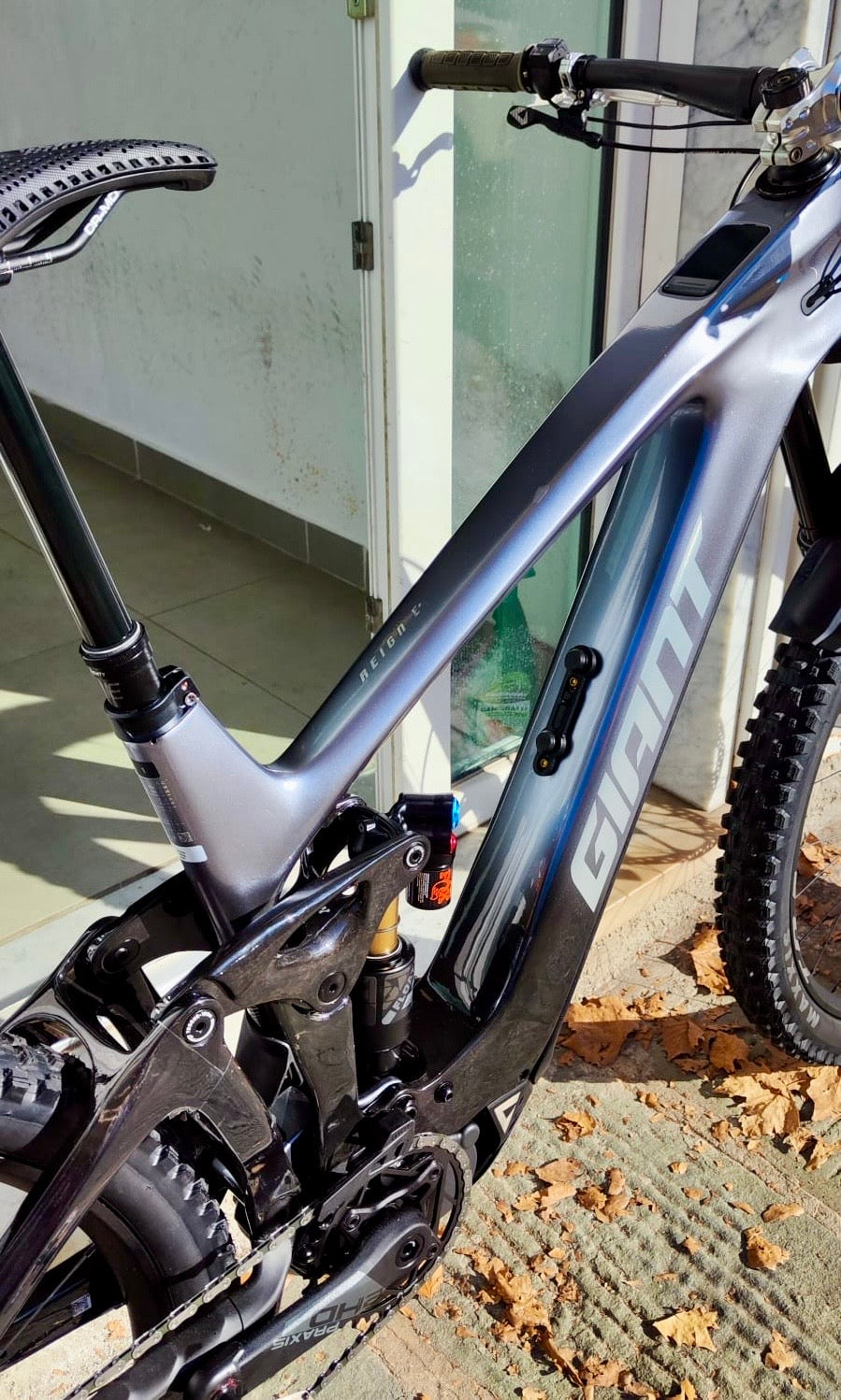 GIANT REIGN ADVANCED E+ 1     2026